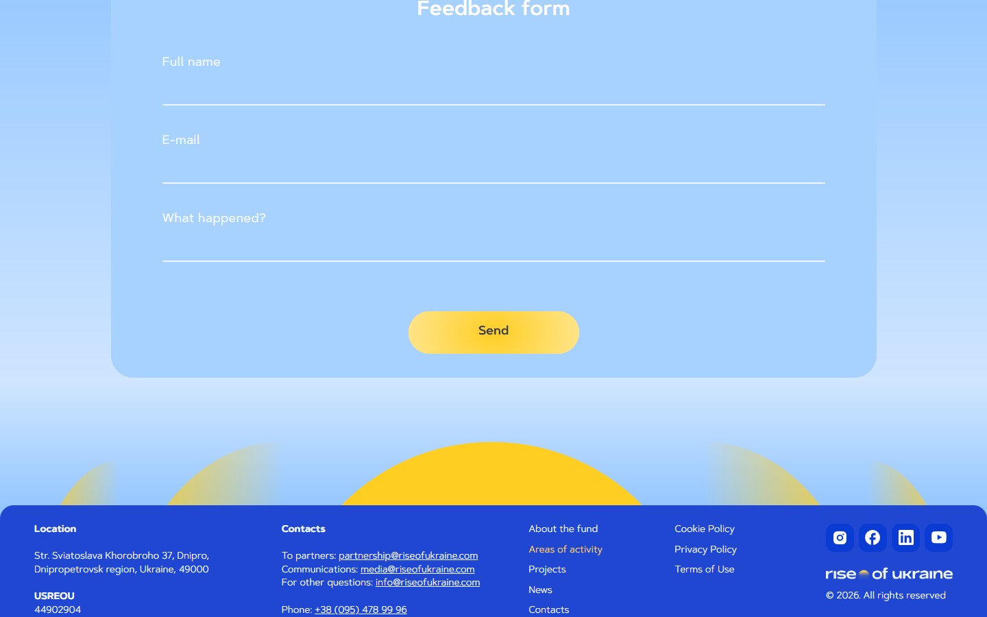 Feedback form на головній — 3 поля у glass-card і Send-кнопка з жовтим gradient